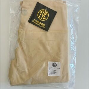 TYC leggings size medium NWT